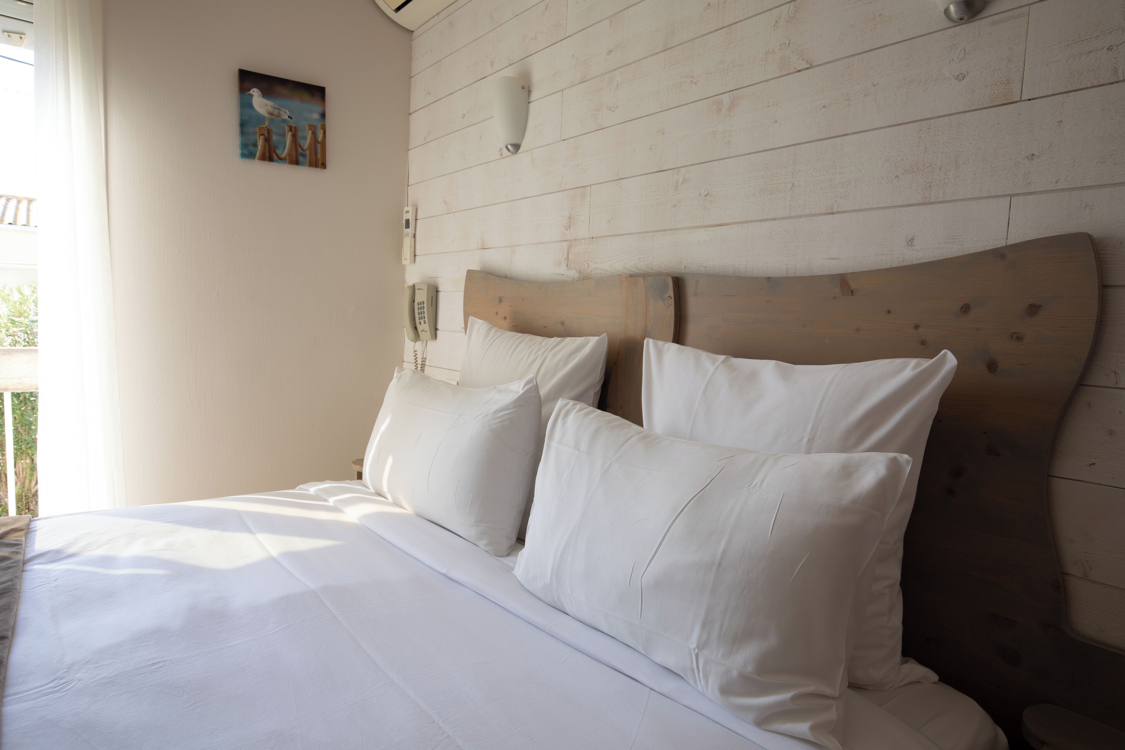 standard double room, 1 queen bed | premium bedding, individually decorated, individually furnished, desk