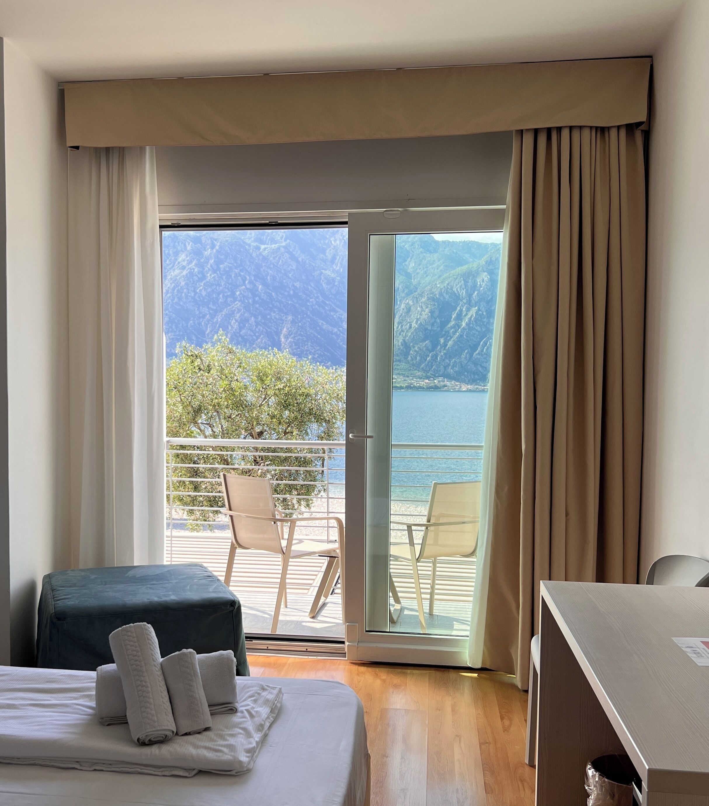 superior double room, balcony | in-room safe, desk, cots/infant beds, free wifi