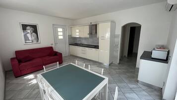 Appartamento Superior, 1 camera da letto | Una cassaforte in camera, una scrivania