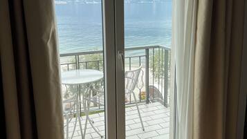 Superior tweepersoonskamer, balkon | Een kluis op de kamer, een bureau, babybedden (toeslag), gratis wifi