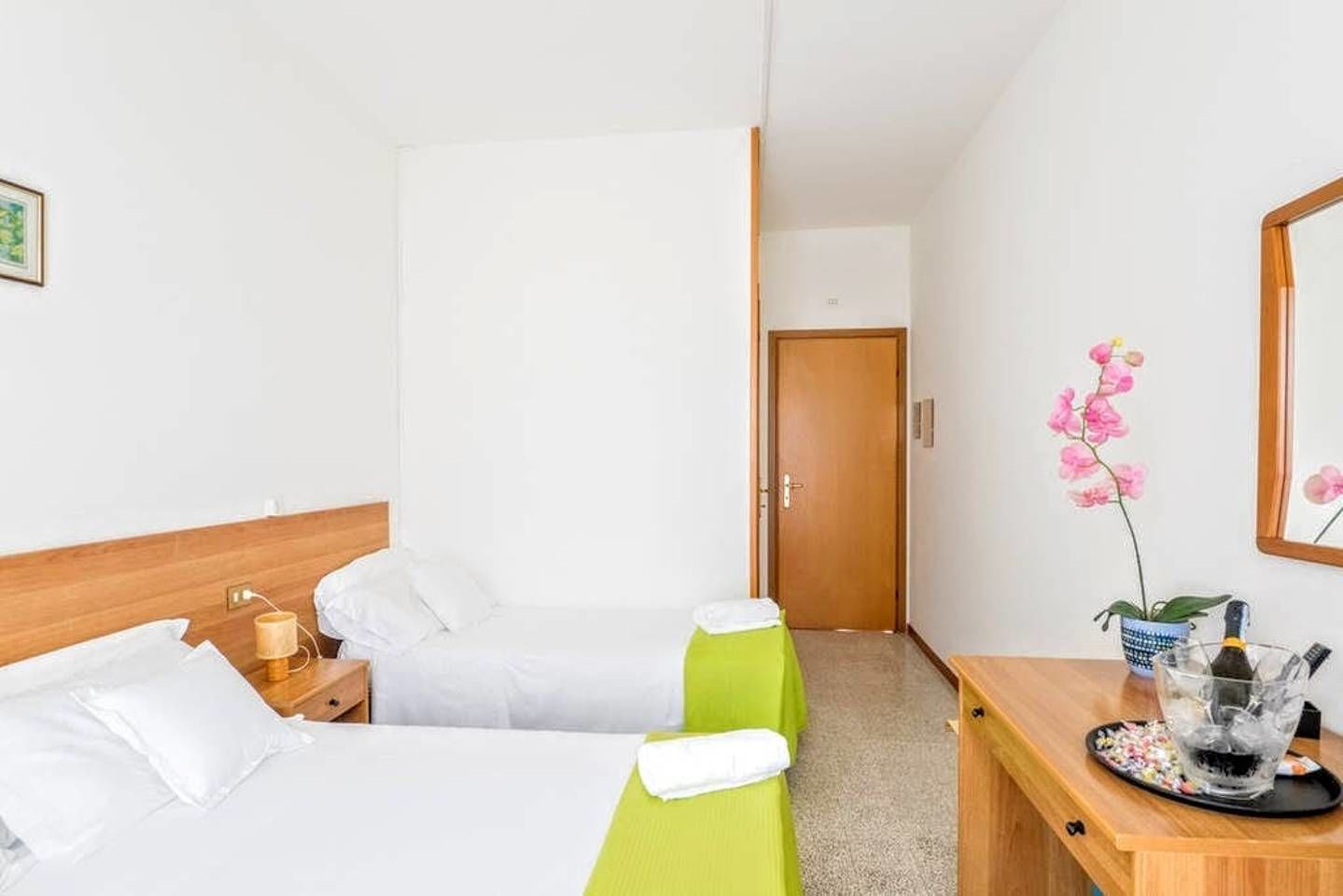 triple room, balcony | minibar, desk, free wifi, bed sheets