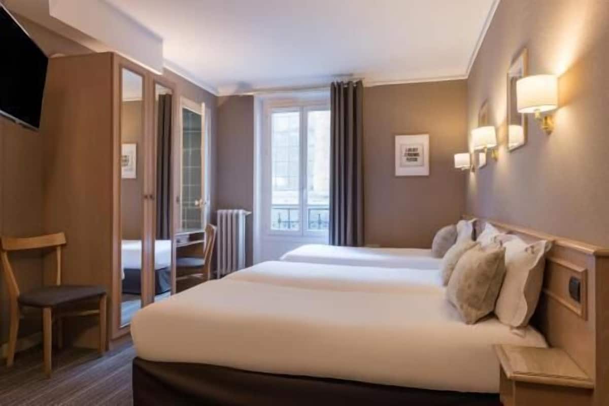 Desk, blackout curtains, iron/ironing board, free WiFi