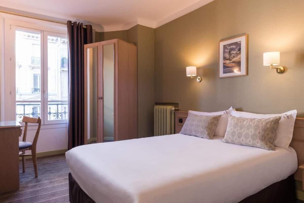 Desk, blackout curtains, iron/ironing board, free WiFi