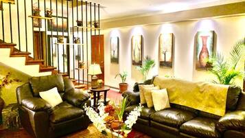 32-inch LED TV with cable channels, TV