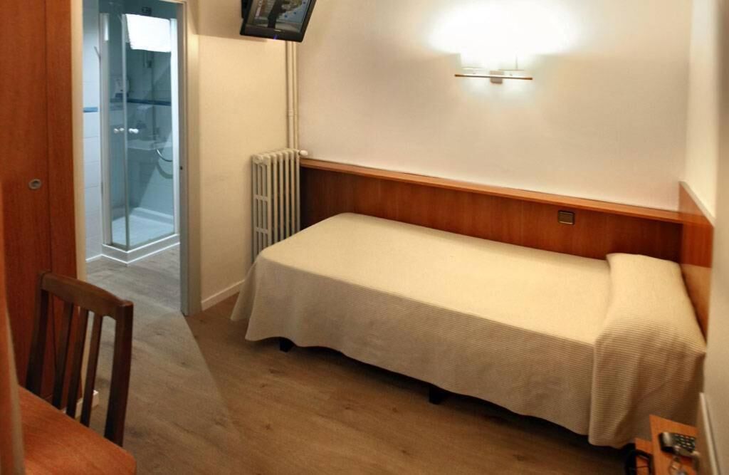 desk, blackout curtains, free cots/infant beds, free wifi