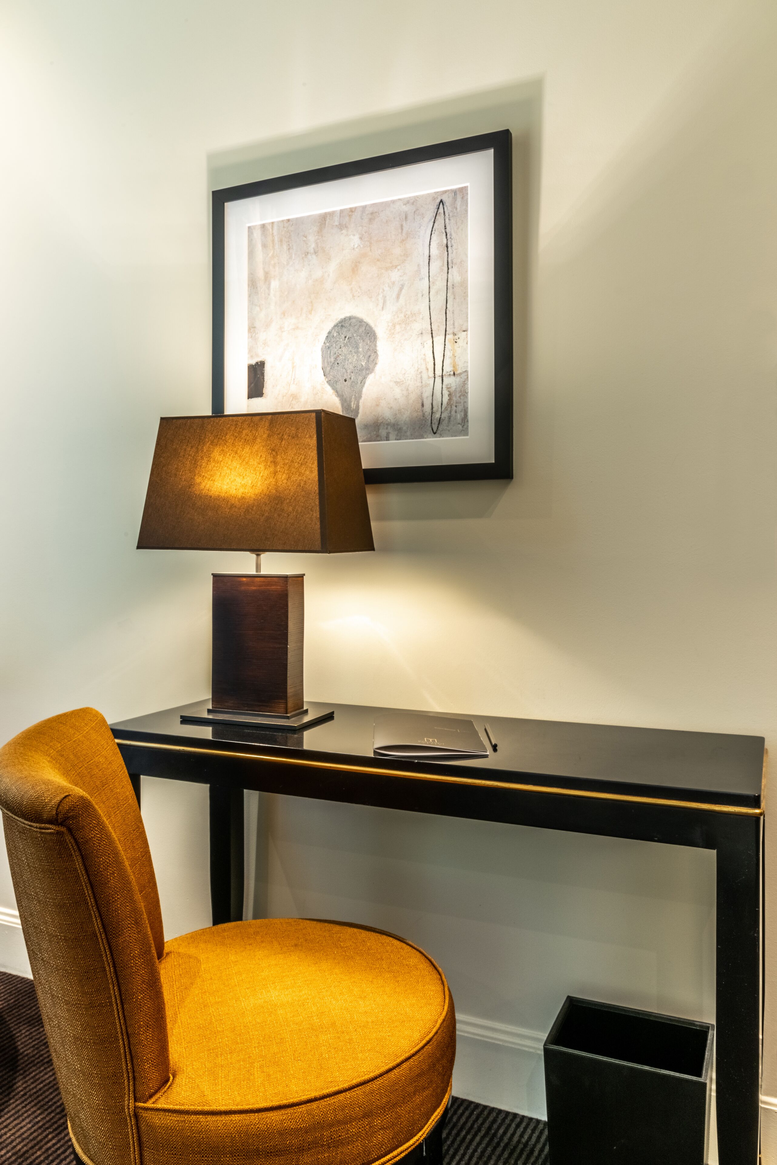 deluxe double room | living room | tv, ipod dock