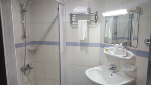 Bathroom - Al Hayat Hotel Apartments (Sharjah)