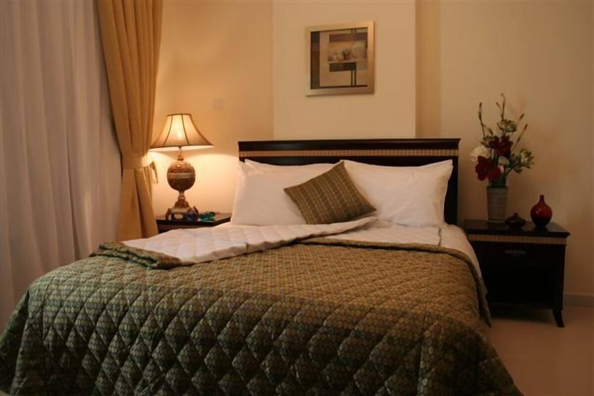 1 bedroom, premium bedding, down duvets, Select Comfort beds