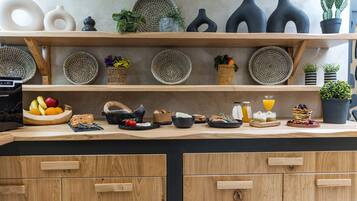 Sarapan masakan tempatan setiap hari (EUR 9 seorang)