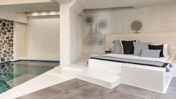 Honeymoon Studio Suite, 1 King Bed, Private Pool | Premium bedding, in-room safe, soundproofing, free WiFi