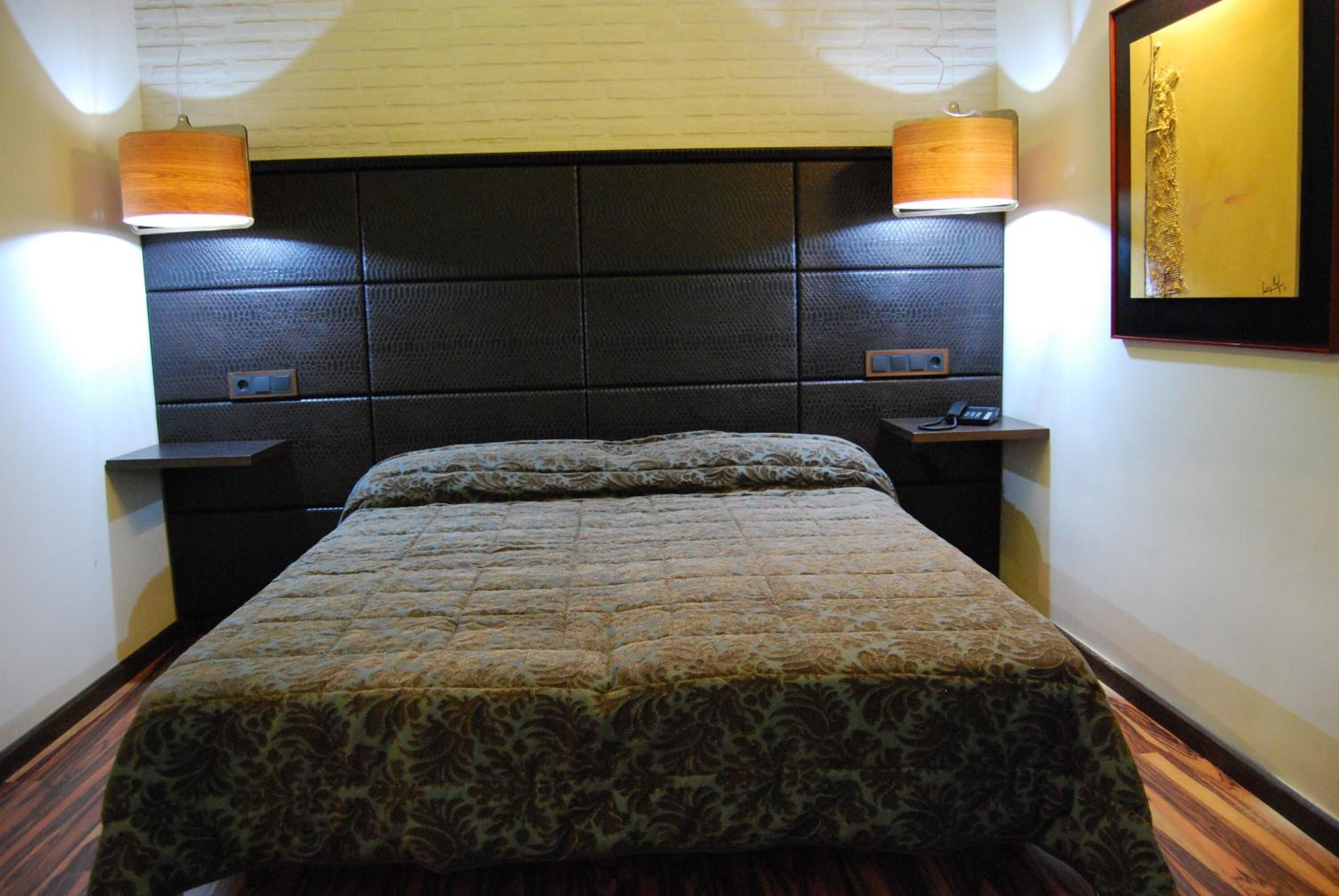 in-room safe, individually decorated, individually furnished, desk