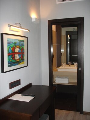 Hair dryer, towels - Hotel Villa de Setenil (Setenil de las Bodegas)