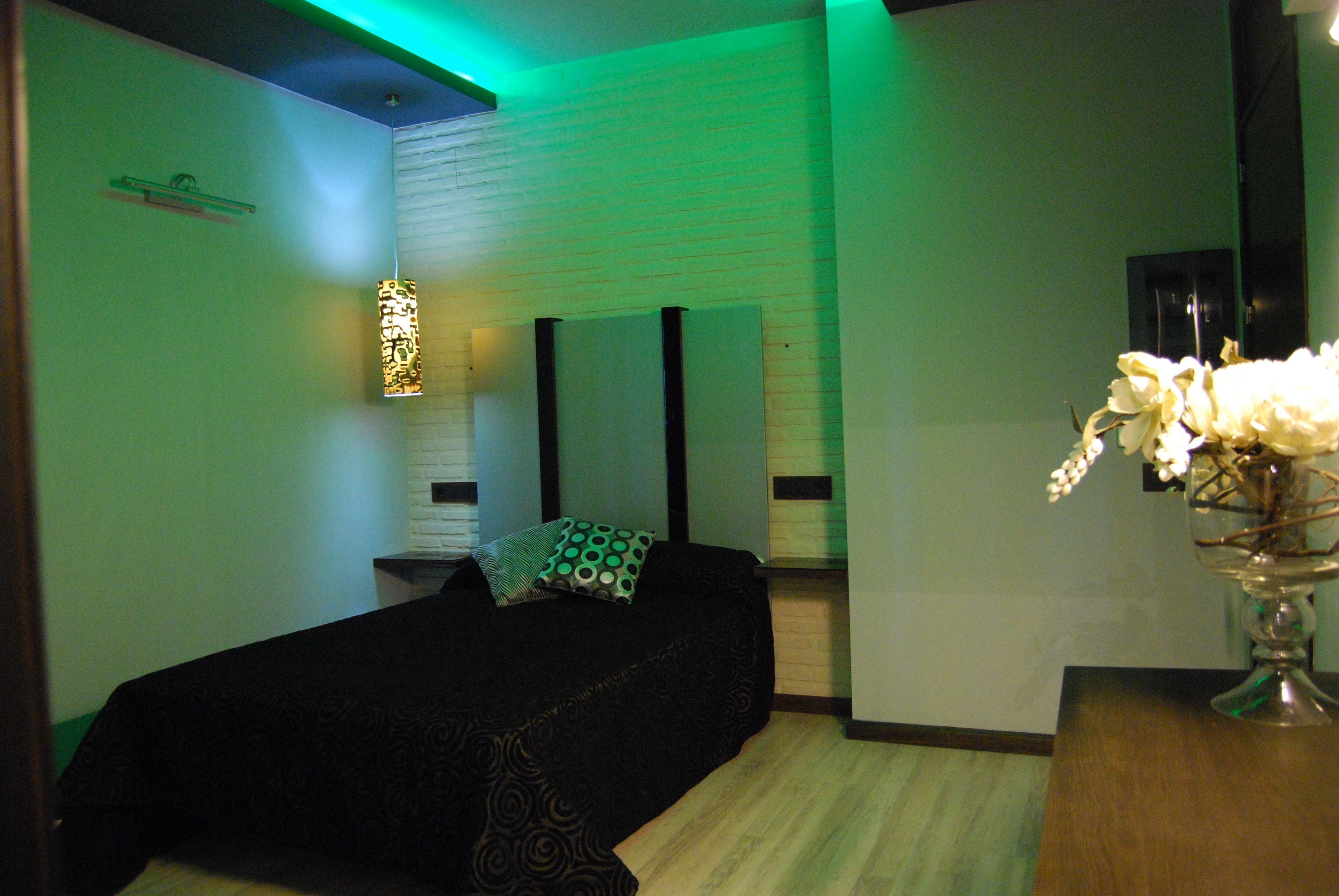 single room | in-room safe, individually decorated, individually furnished, desk