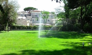 Piscina all'aperto, ombrelloni da piscina