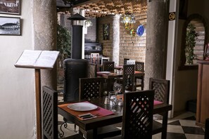 Restaurant - Hotel Boutique Portal De Cantuña (Quito)