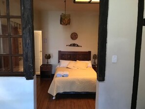 In-room safe, desk, free cots/infant beds, rollaway beds - Hotel Boutique Portal De Cantuña (Quito)