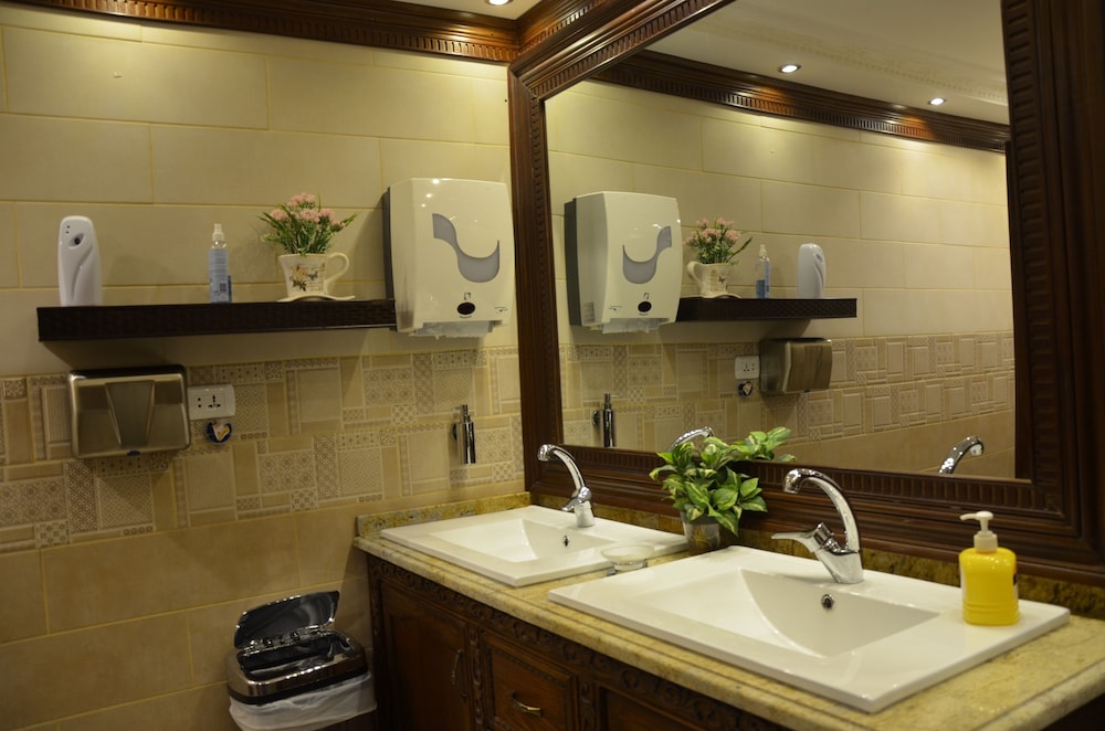 Amra Palace International Hotel by null