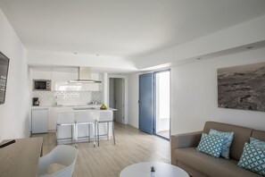 Wasserkocher mit Kaffee-/Teezubehör, Wasserkocher, Hochstuhl