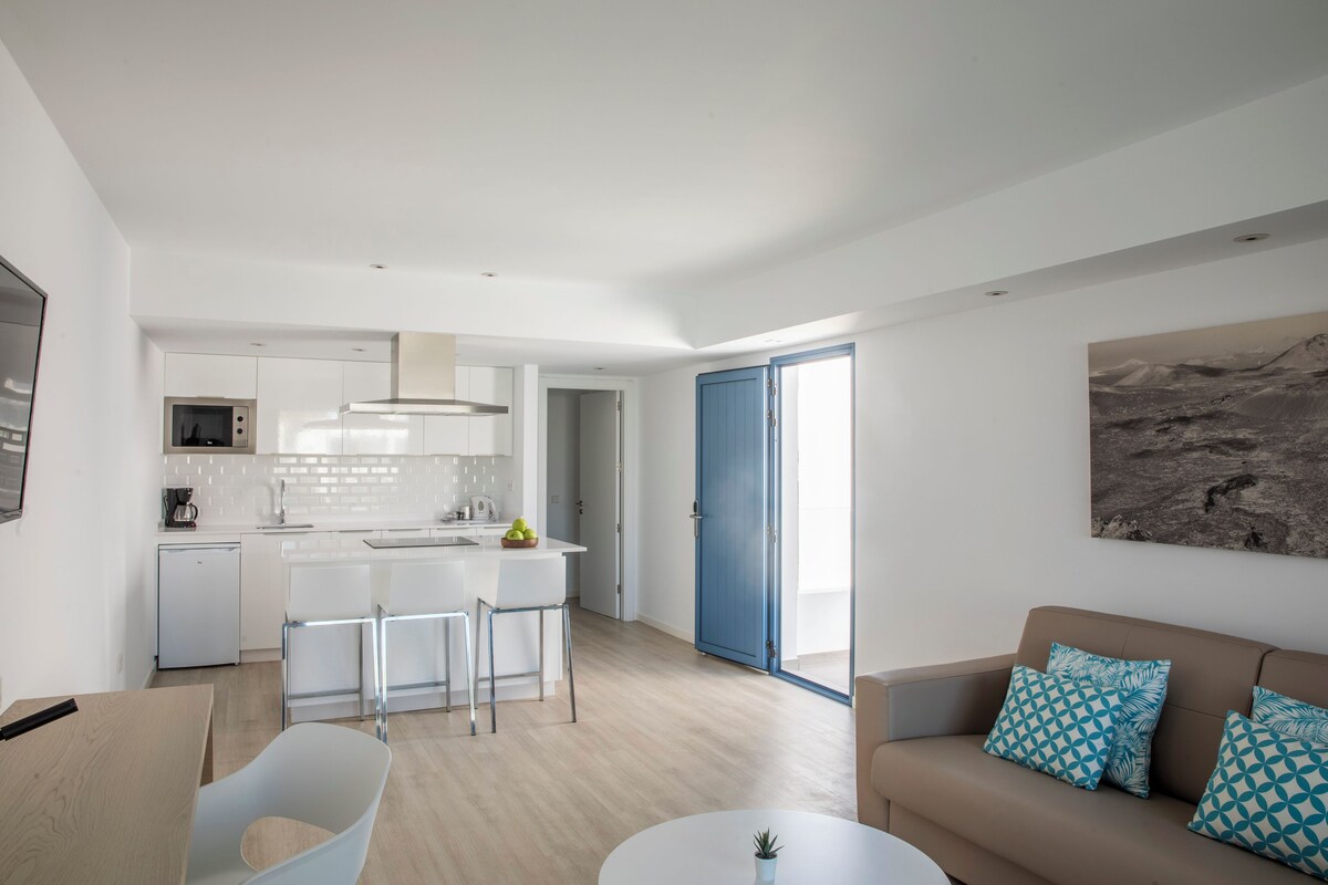 COMFORT ONE-BEDROOM ROOM 1 ADULT