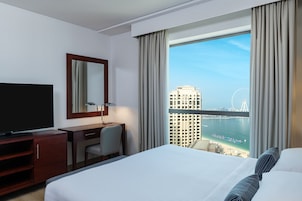 Ropa de cama de alta calidad y minibar