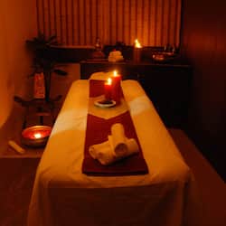 Couples treatment room(s), sauna, hot tub, steam room, body treatments