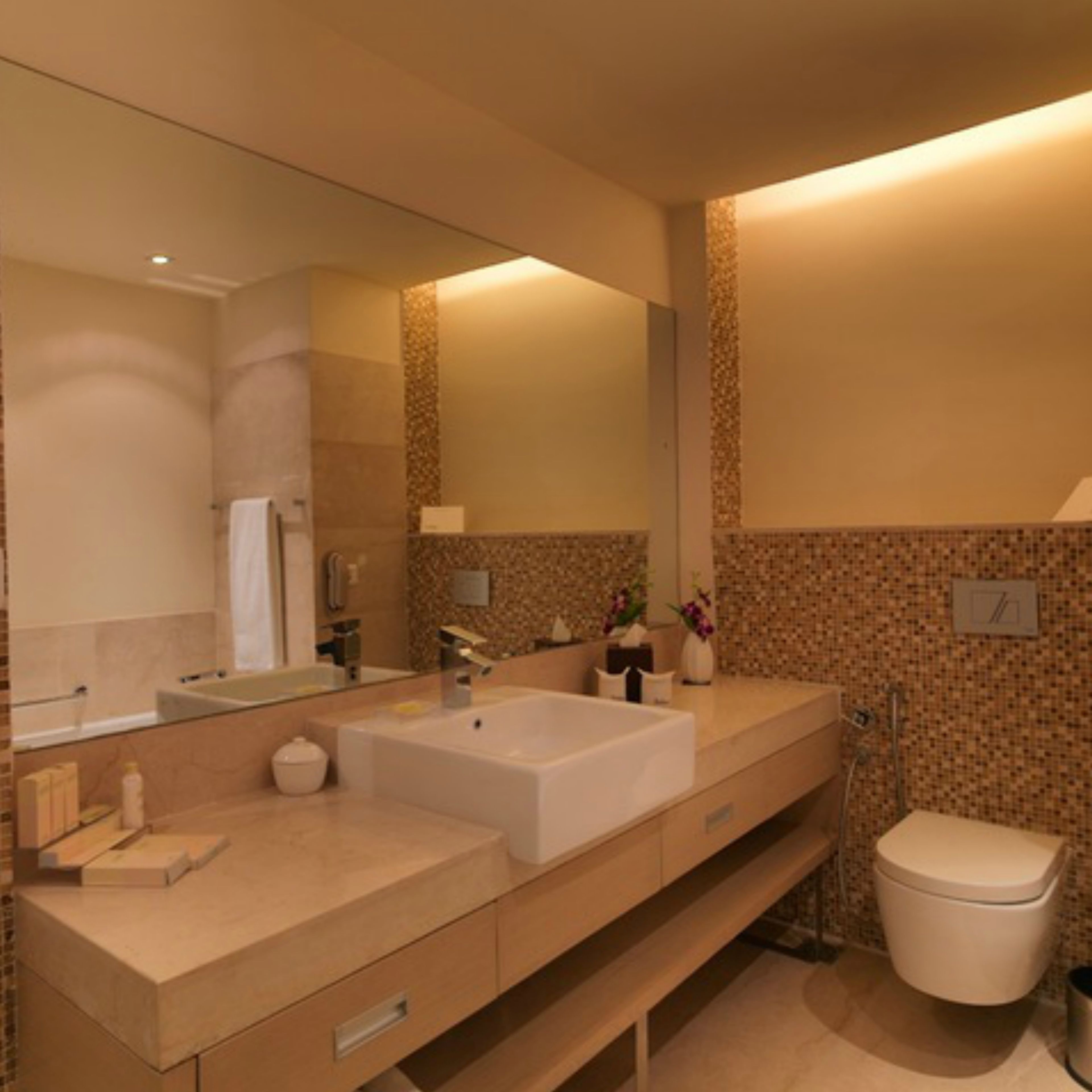 separate bathtub and shower, deep-soaking bathtub, rainfall showerhead