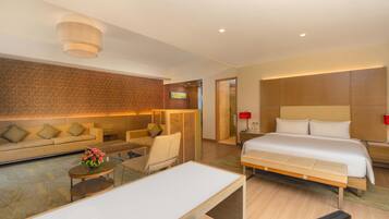 Junior Suite | Premium bedding, down duvets, Select Comfort beds, free minibar items