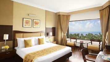 Deluxe King Bed, Pool View Room
