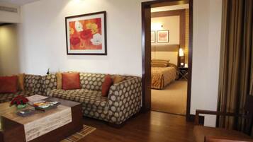 Frigobar, cofres nos quartos, escrivaninha, Wi-Fi (sobretaxa)