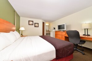 Room, 1 King Bed, Non Smoking | Desk, iron/ironing board, free WiFi, alarm clocks - Eagle Inn Charleston (Charleston)