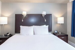 Standard Suite, 1 King Bed with Sofa bed, Kitchen | Desk, iron/ironing board, free WiFi, bed sheets - Sandman Signature Langley Hotel (Langley)