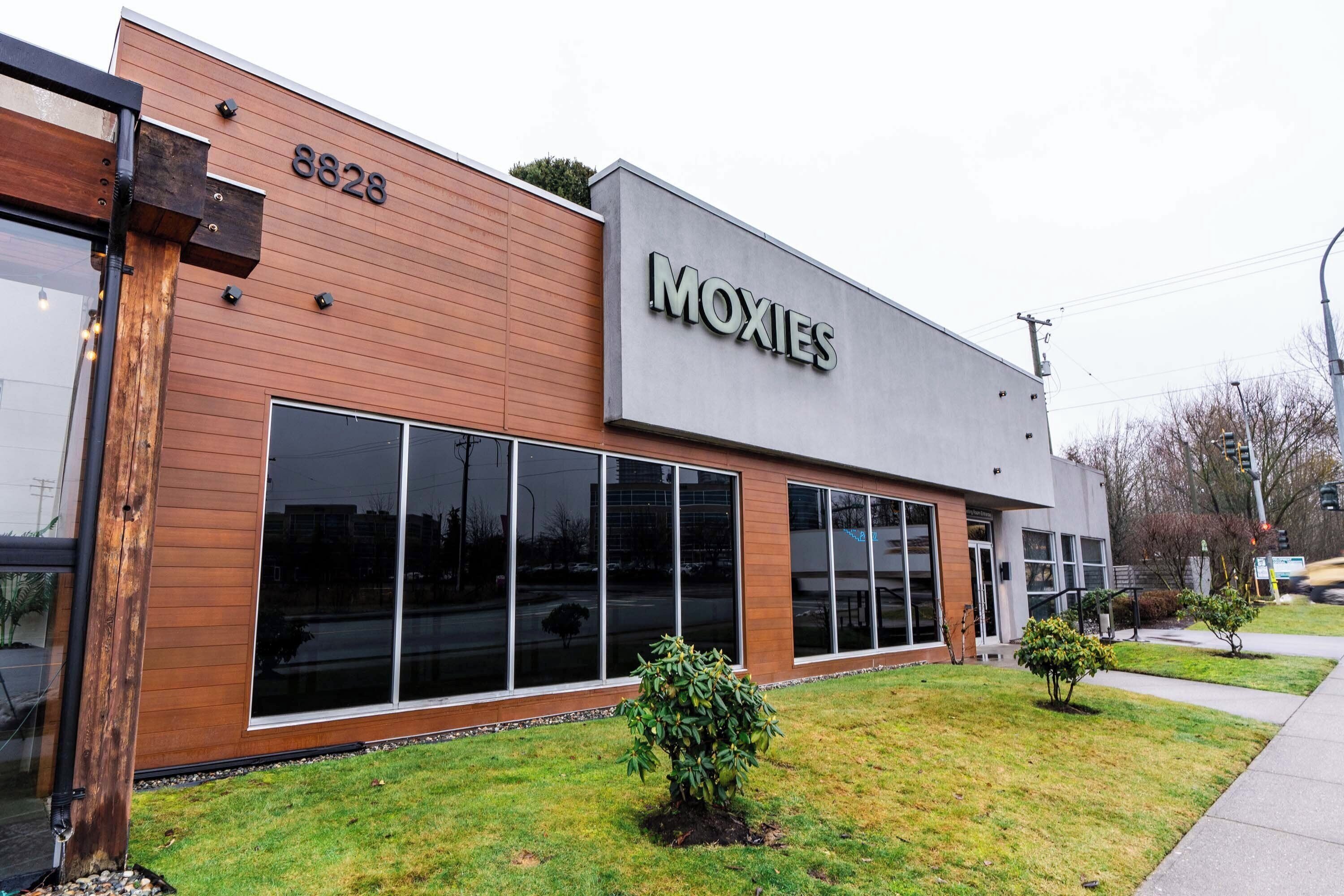 breakfast, lunch, dinner served; fusion cuisine