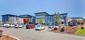 Exterior - Sandman Signature Langley Hotel (Langley)
