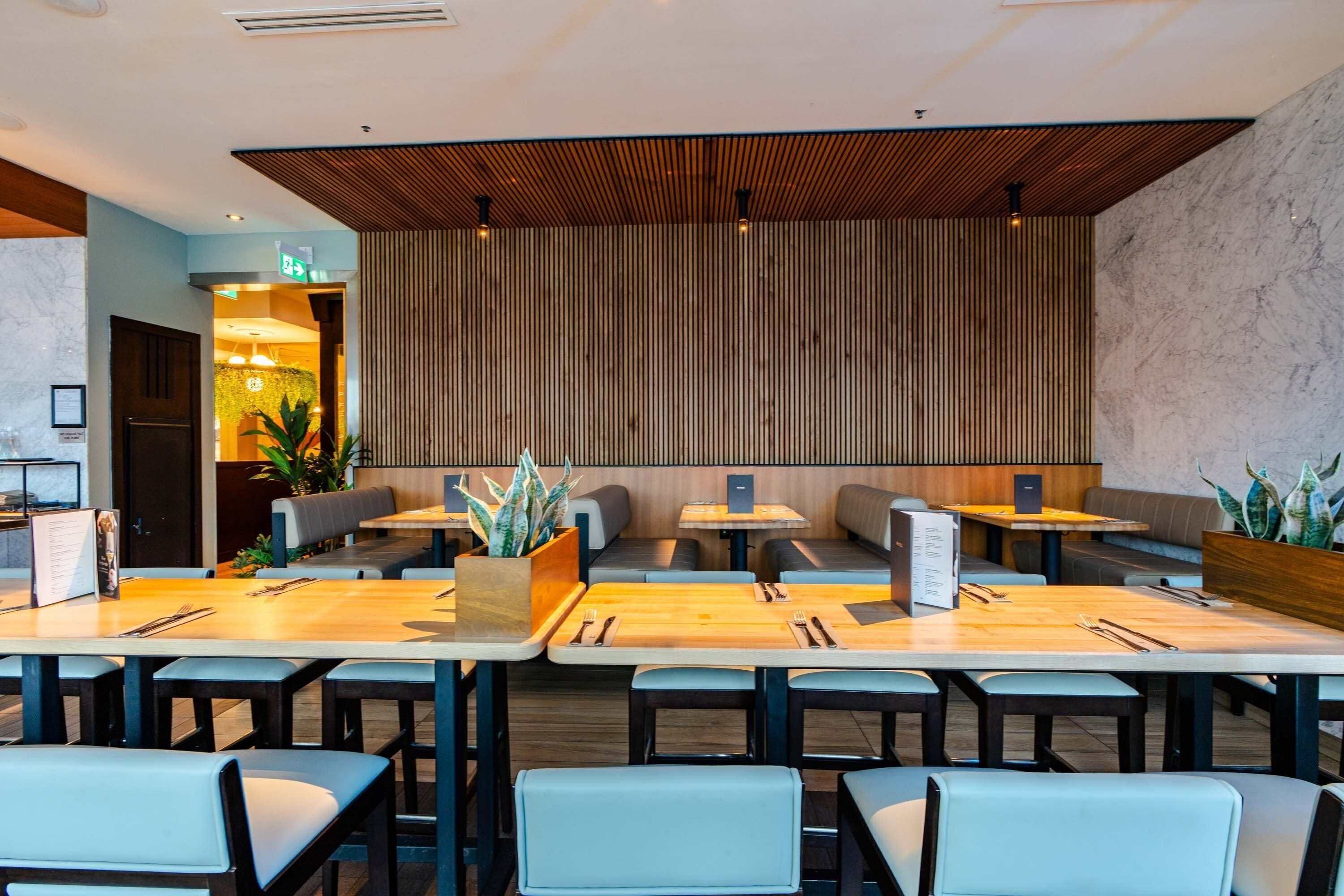 breakfast, lunch, dinner served; fusion cuisine