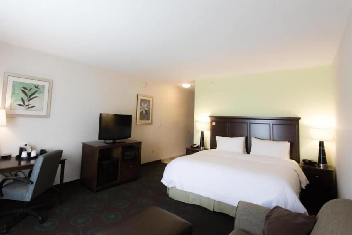 In-room safe, iron/ironing board, cribs (free), WiFi (free)