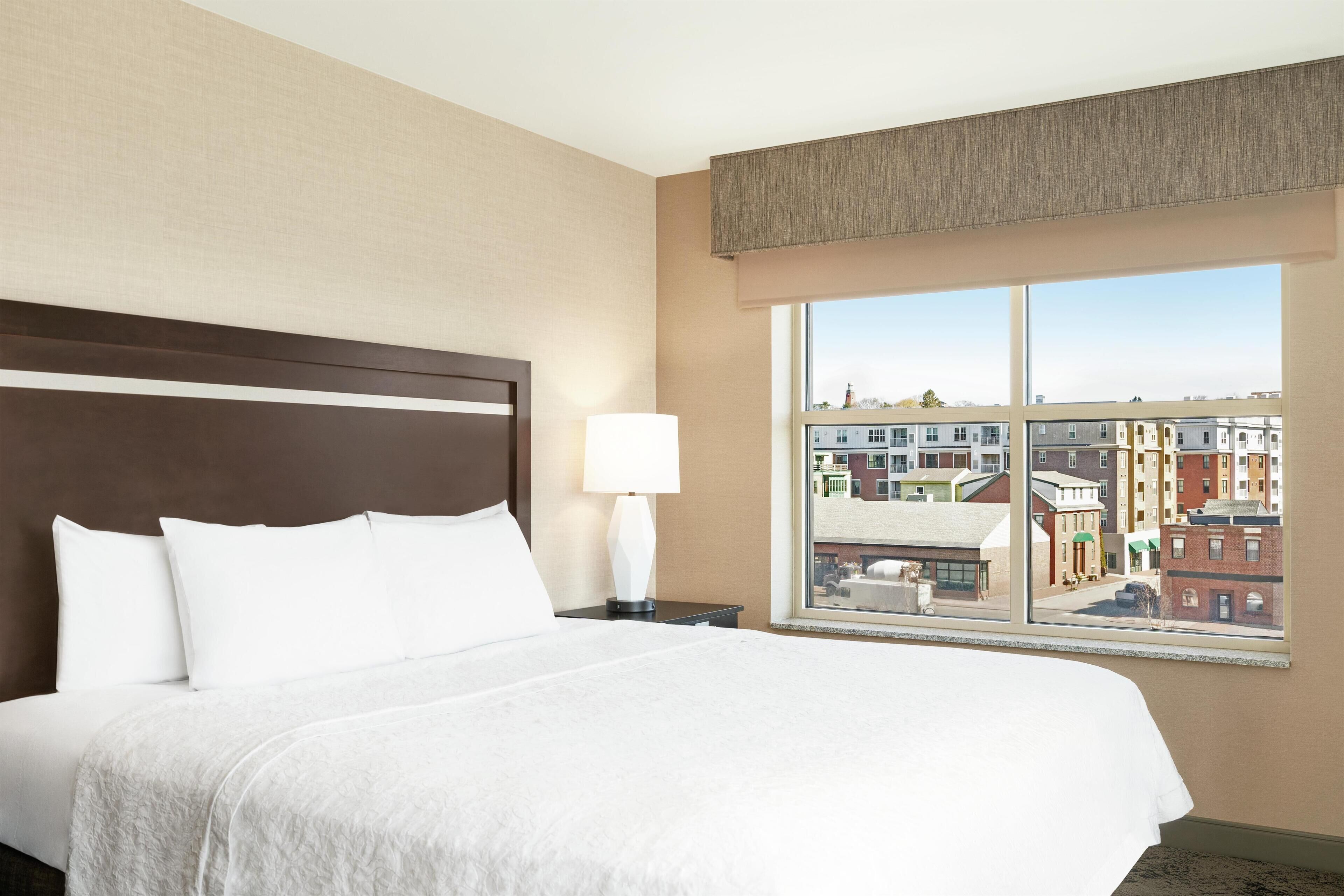Studio Suite, King Bed Waterview