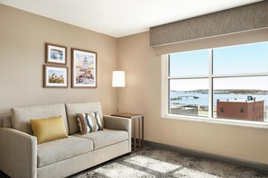 Studio Suite, King Bed Waterview | Living area | 32-inch flat-screen TV with cable channels, TV - Hampton Inn Portland Downtown - Waterfront (Portland)