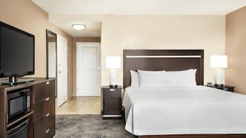 Room, King Bed | Hypo-allergenic bedding, desk, laptop workspace, blackout drapes