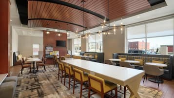 Colazione a buffet inclusa, servita tutte le mattine