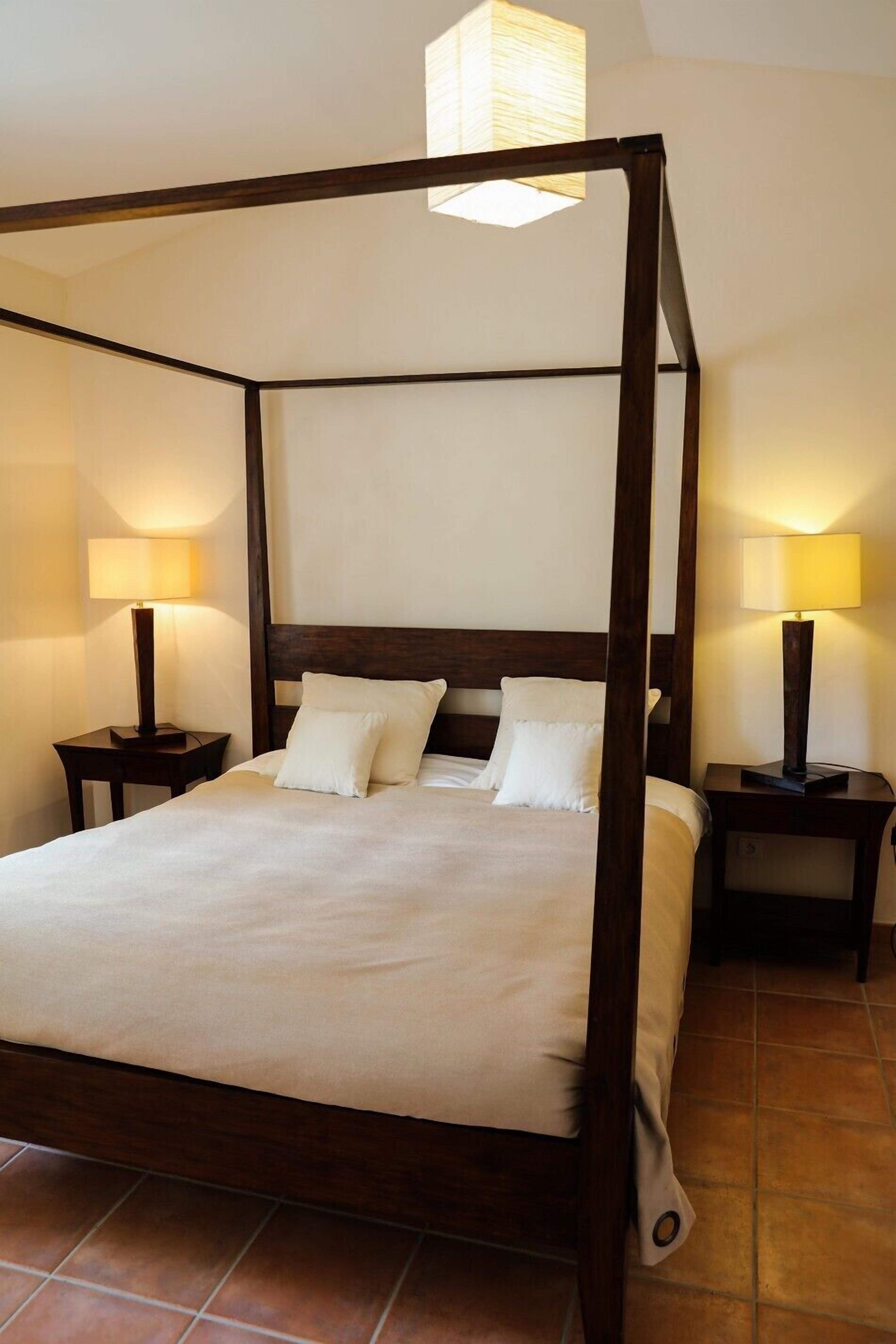 Standard Apartment, 2 Bedrooms | Iron/ironing board, cribs/infant beds, free WiFi