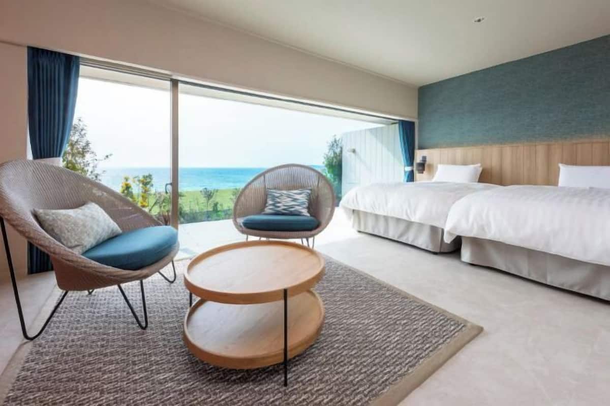 Down duvets, in-room safe