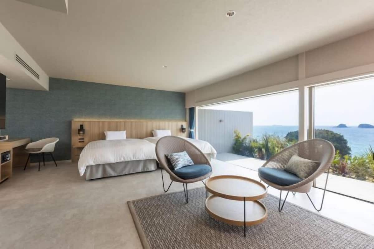 Down duvets, in-room safe