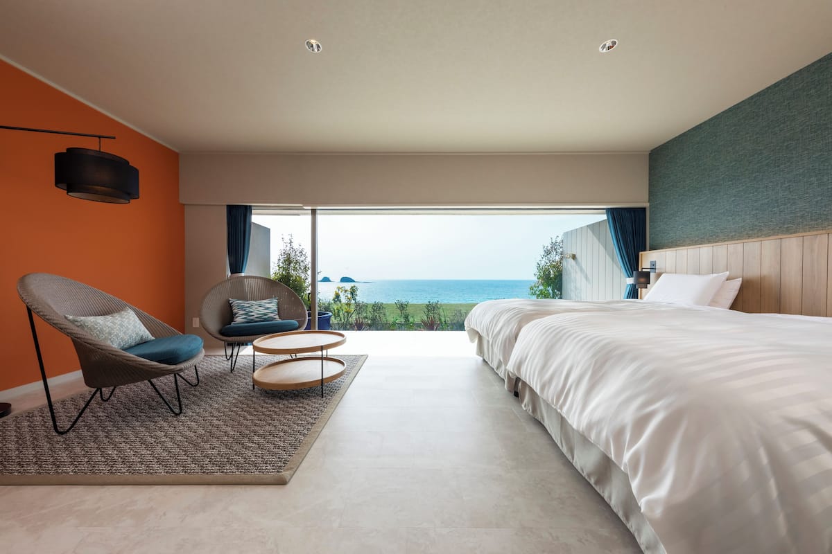 Premium Room with Open-Air Bath, Ocean View, Non Smoking | Down comforters, in-room safe