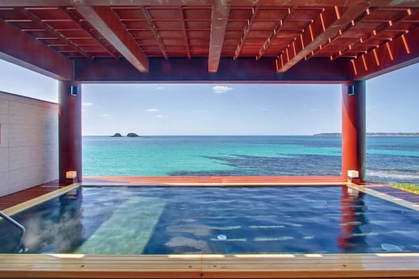Indoor spa tub