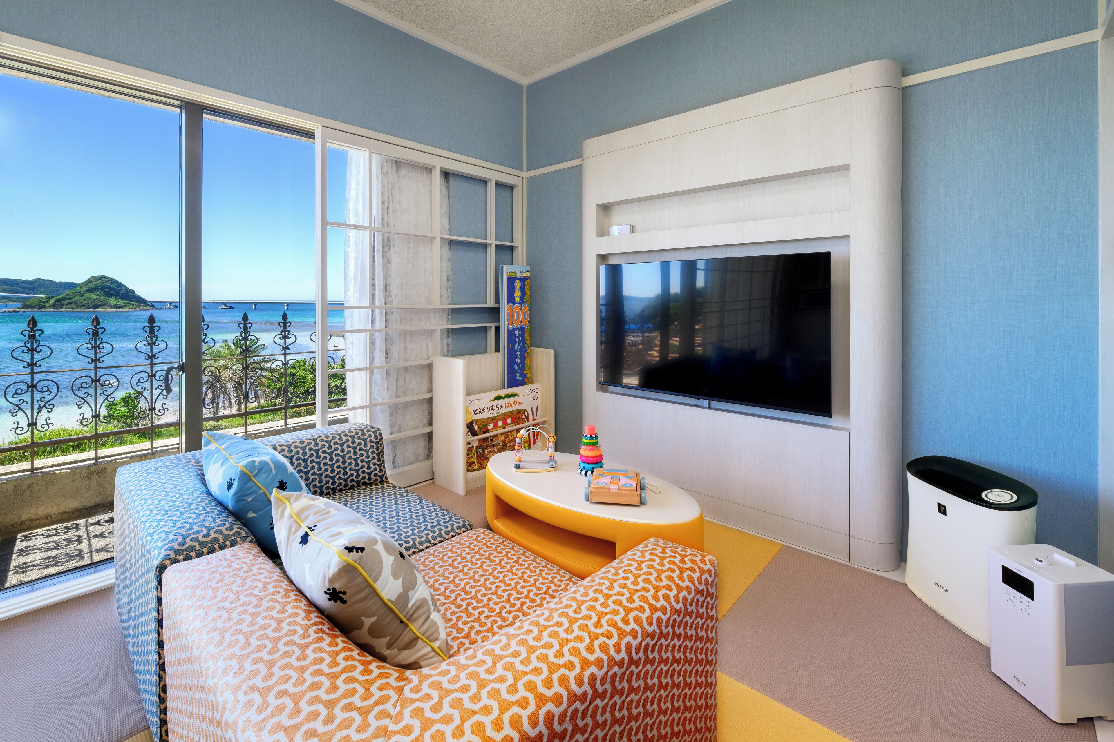 Baby-Friendly room | Down comforters, in-room safe