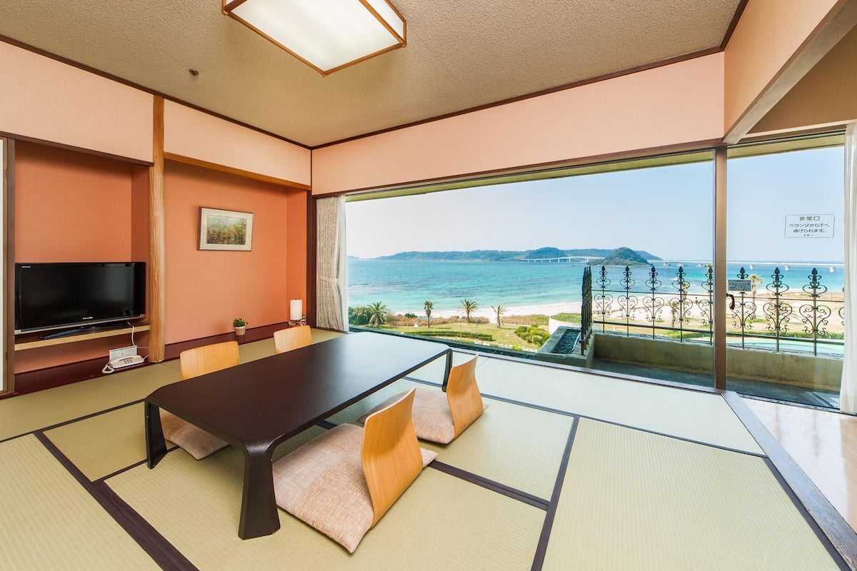 Camera Standard, vista oceano (Scenic Japanese-Style) | Copriletto in piuma, una cassaforte in camera
