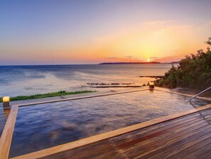 Hot springs - Hotel Nishi-Nagato Resort (Shimonoseki)