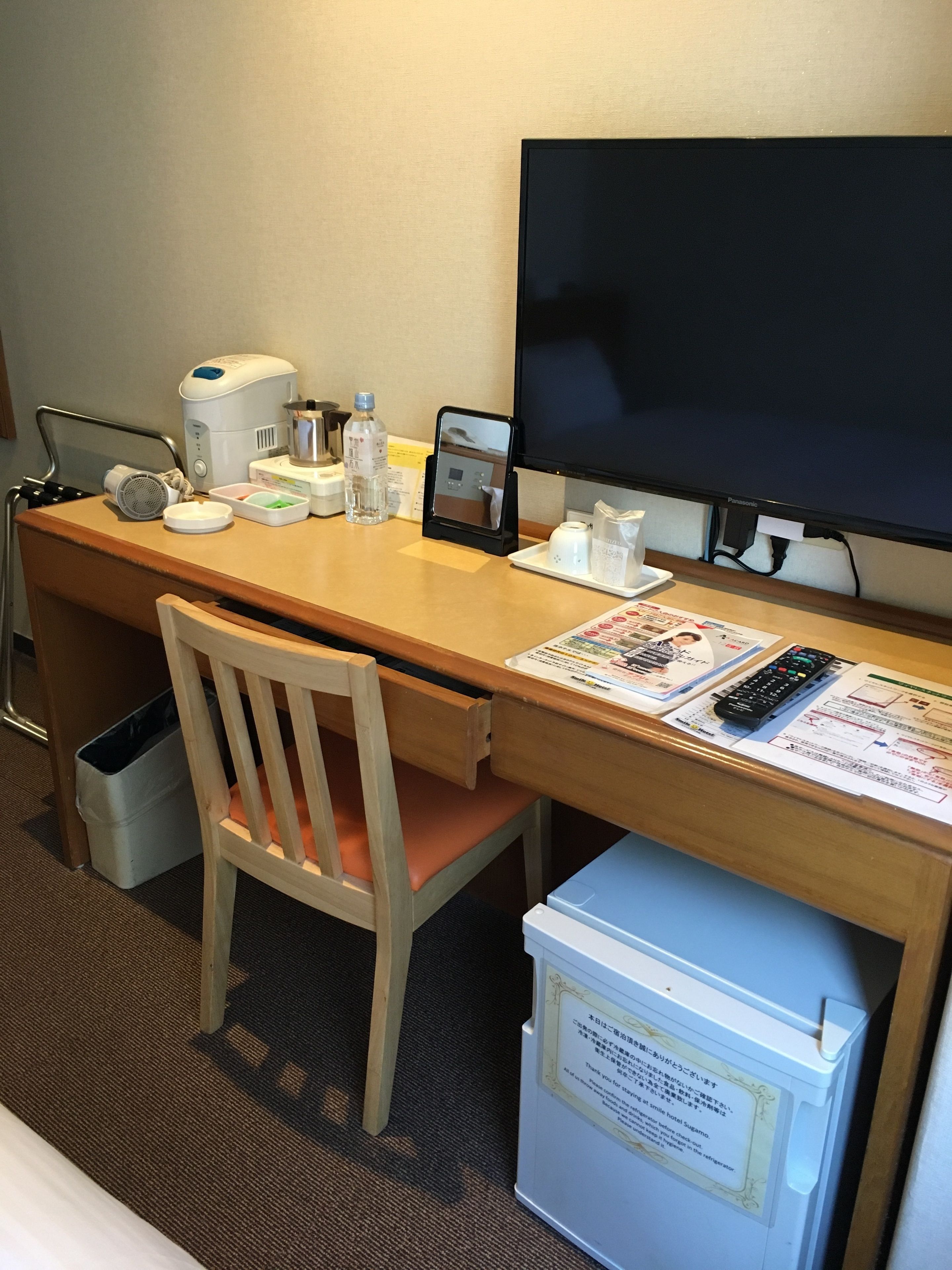 down duvets, memory-foam beds, in-room safe, desk