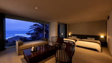 Habitación cuádruple, para no fumadores (68 sqm - Ocean View) | Edredón, caja de seguridad en la habitación, wifi gratis y ropa de cama