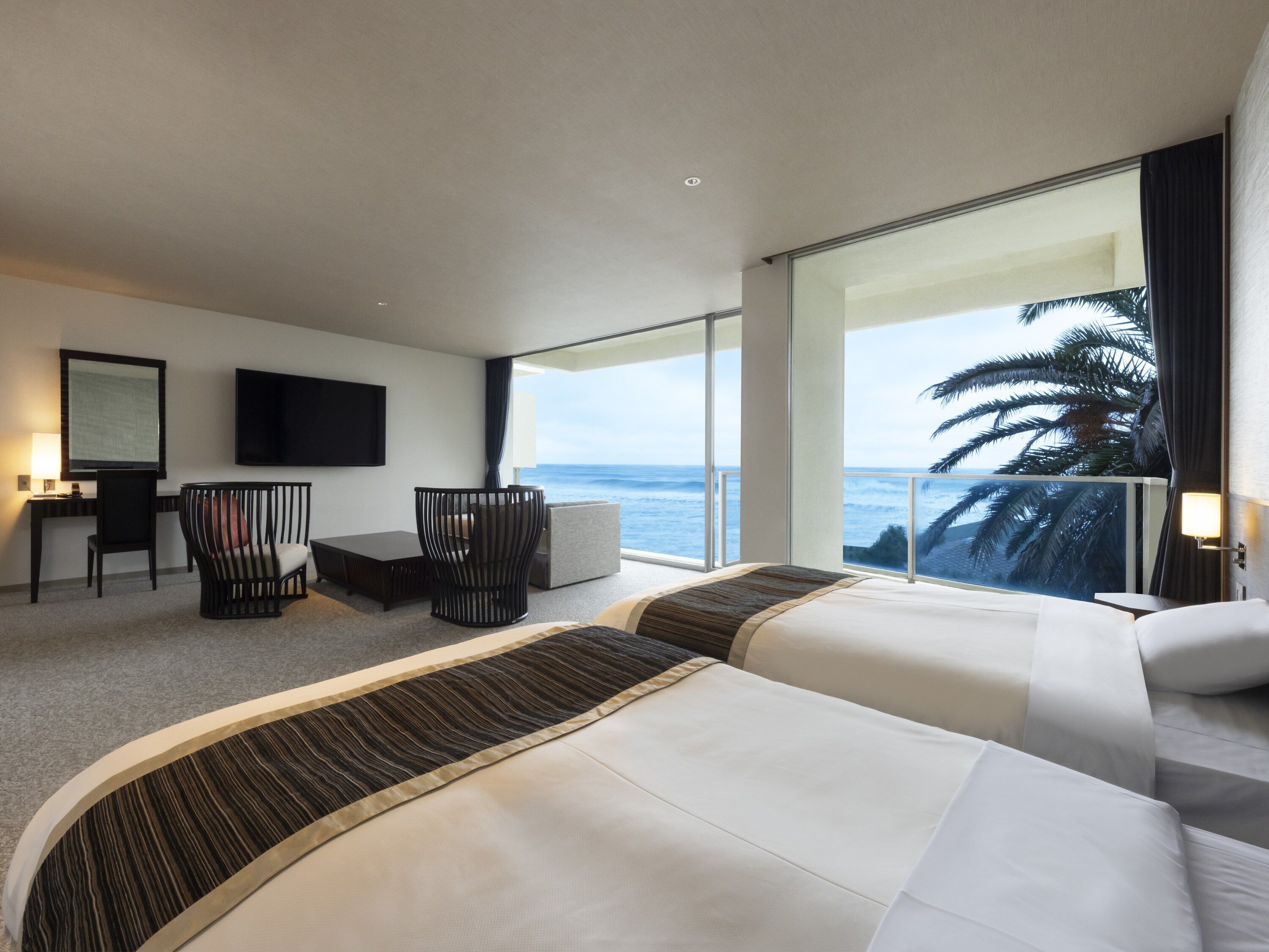 Chambre Quadruple, non-fumeurs (68 sqm - Ocean View) | Couette en duvet d'oie, coffres-forts dans les chambres, Wi-Fi gratuit